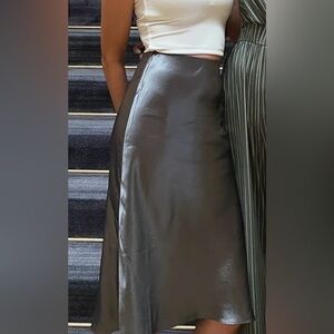 Aritzia Babaton Slip Satin Midi Skirt